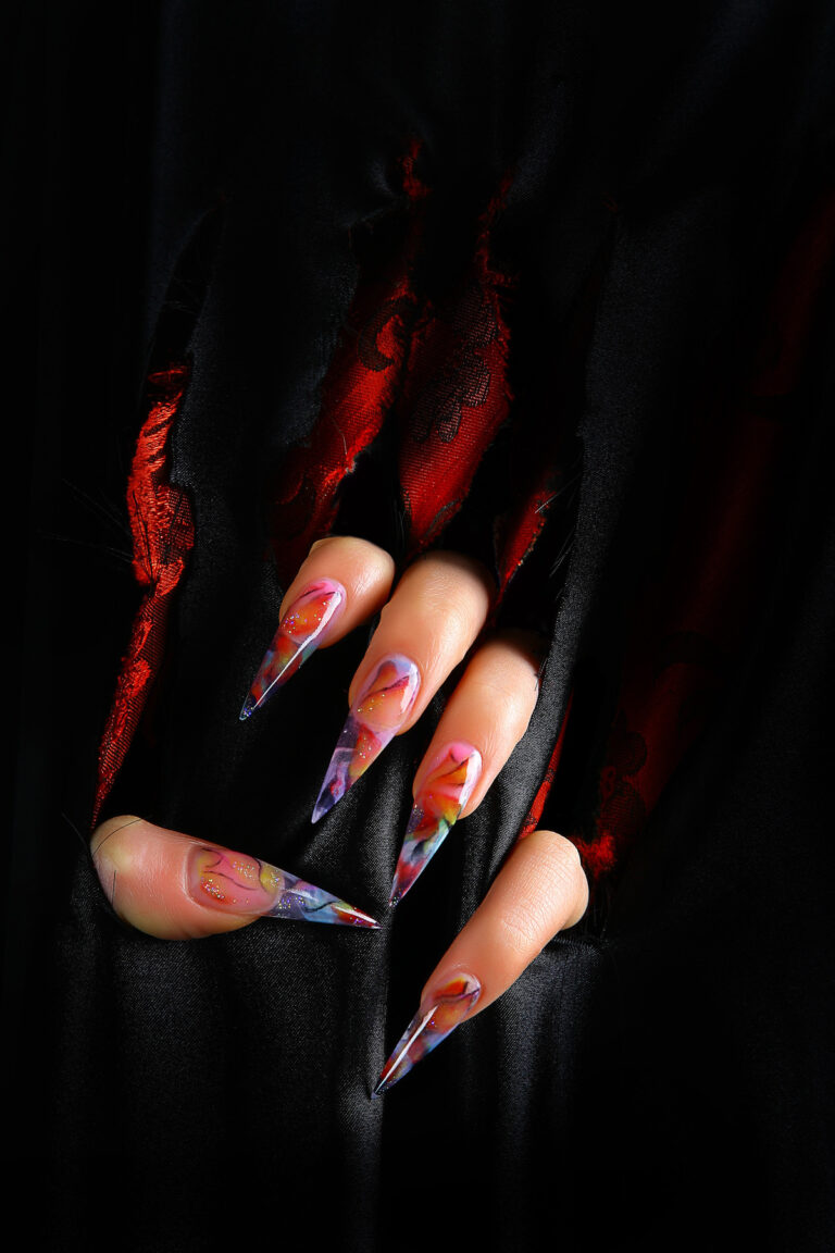 Read more about the article Creative DIY Halloween Nails: Tips from FriendlyNailsSpa Experts!