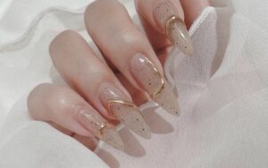 Read more about the article Beginner’s Guide To Stiletto Nails: Essential Tips From FriendlyNailsSpa Experts