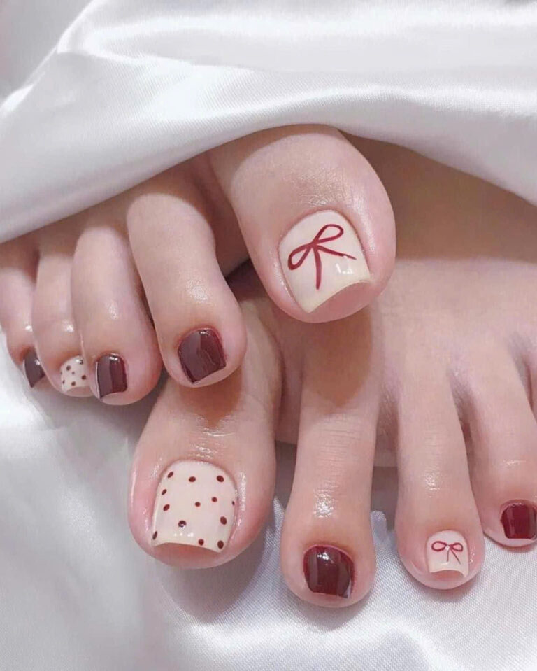 Read more about the article The Benefits Of Regular Manicures: Why You Should Visit FriendlyNailsSpa